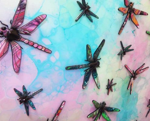3D dragonflies in pink turquoise